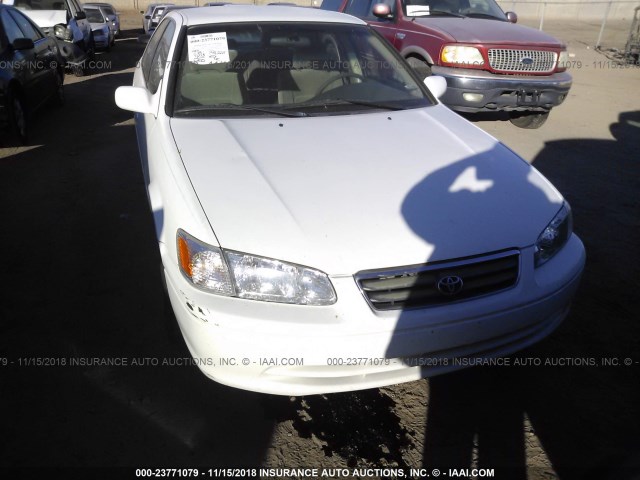 4T1BG22K81U840807 - 2001 TOYOTA CAMRY CE/LE/XLE WHITE photo 6