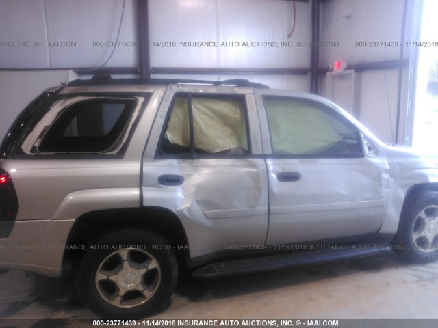 1GNDT13S772255780 - 2007 CHEVROLET TRAILBLAZER LS/LT TAN photo 6