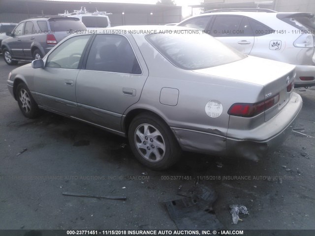 JT2BF28K2W0107965 - 1998 TOYOTA CAMRY LE/XLE TAN photo 6