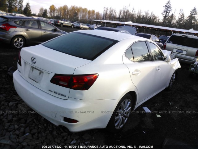 JTHCK262062000166 - 2006 LEXUS IS 250 WHITE photo 4