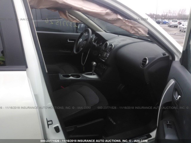 JN8AS5MT6DW523238 - 2013 NISSAN ROGUE S/SV WHITE photo 5