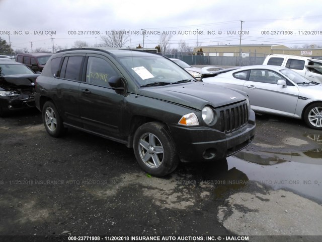 1J8FF47W98D513691 - 2008 JEEP COMPASS SPORT მწვანე ფოტო 1