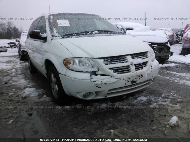 2D4GP44L66R920688 - 2006 DODGE GRAND CARAVAN SXT WHITE photo 6