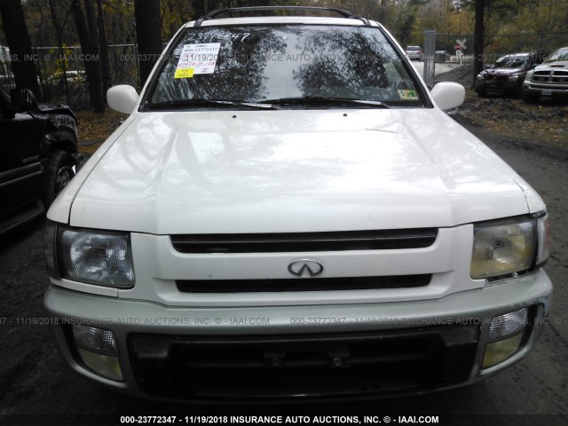 JNRAR05Y8WW038672 - 1998 INFINITI QX4 WHITE photo 6