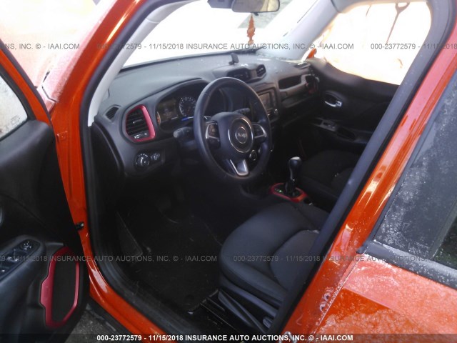 ZACCJBCT6FPB78624 - 2015 JEEP RENEGADE TRAILHAWK ORANGE photo 5