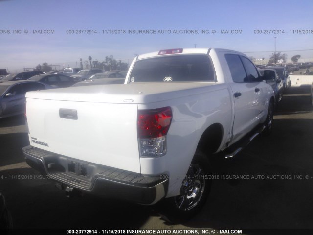 5TFEM5F10CX036452 - 2012 TOYOTA TUNDRA CREWMAX SR5 WHITE photo 4