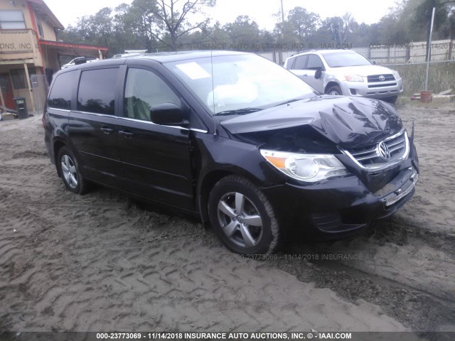 2V4RW3D17AR262766 - 2010 VOLKSWAGEN ROUTAN SE BLACK photo 1