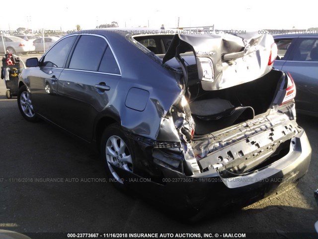 4T1BF3EK3BU678834 - 2011 TOYOTA CAMRY SE/LE/XLE GRAY photo 3