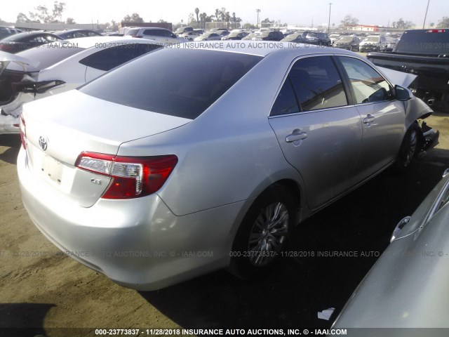 4T1BF1FK1DU239878 - 2013 TOYOTA CAMRY L/SE/LE/XLE Gümüş foto 4