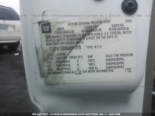 1GKEK13Z83J251075 - 2003 GMC YUKON WHITE photo 9