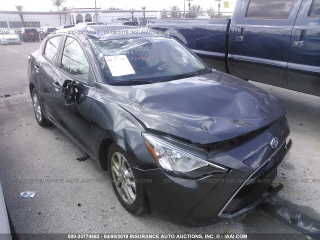 3MYDLBZV7GY135559 - 2016 TOYOTA SCION IA GRAY photo 1