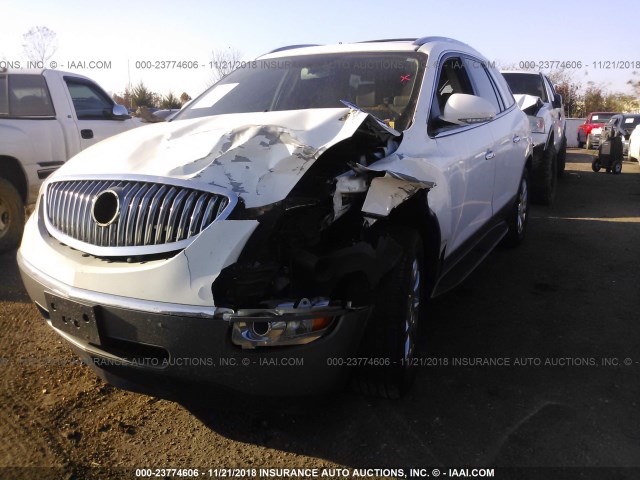 5GAKRBEDXBJ186859 - 2011 BUICK ENCLAVE CXL WHITE photo 2