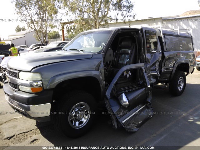 1GCHC29U61E325851 - 2001 CHEVROLET SILVERADO C2500 HEAVY DUTY GRAY photo 2