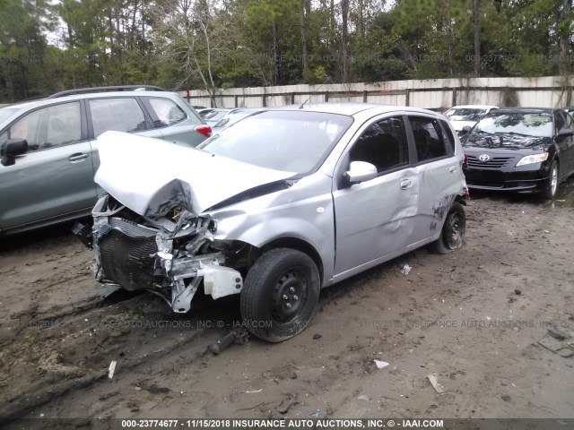 KL1TD66626B546528 - 2006 CHEVROLET AVEO SILVER photo 2