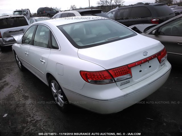 KMHFC46F07A184859 - 2007 HYUNDAI AZERA SE/LIMITED WHITE photo 3