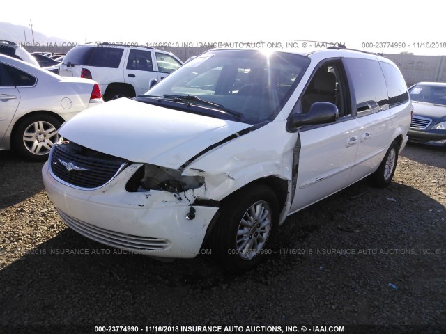 2C4GP74L92R717688 - 2002 CHRYSLER TOWN & COUNTRY EX WHITE photo 2