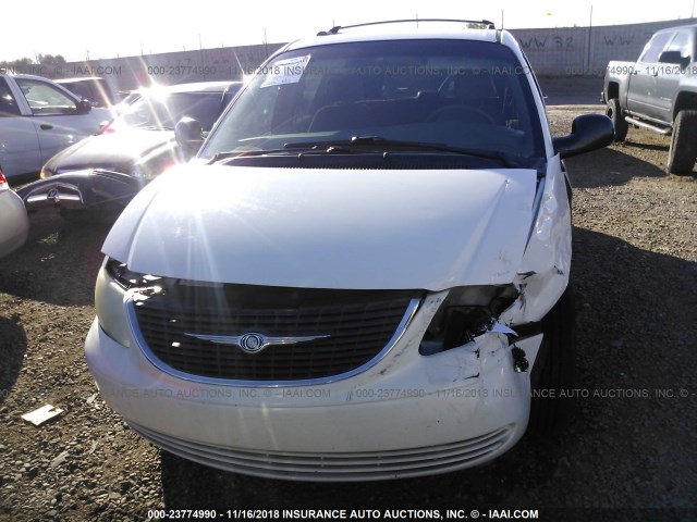 2C4GP74L92R717688 - 2002 CHRYSLER TOWN & COUNTRY EX WHITE photo 6