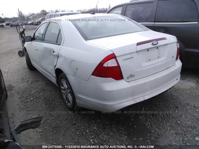 3FAHP0GA0CR418839 - 2012 FORD FUSION S WHITE photo 3