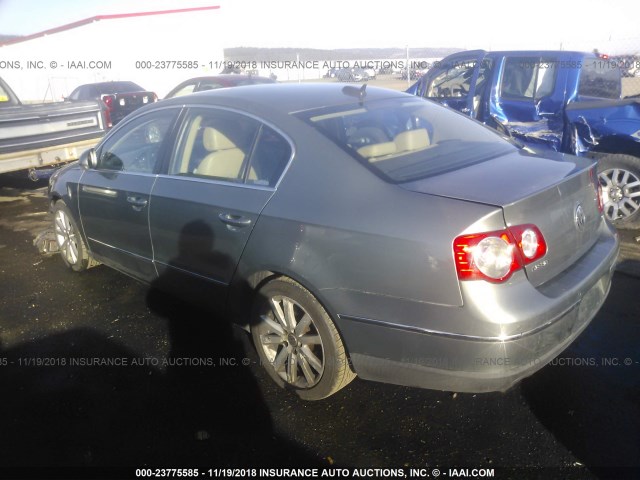 WVWDU73C86P136994 - 2006 VOLKSWAGEN PASSAT 3.6L 4MOTION SPORT GRAY photo 3