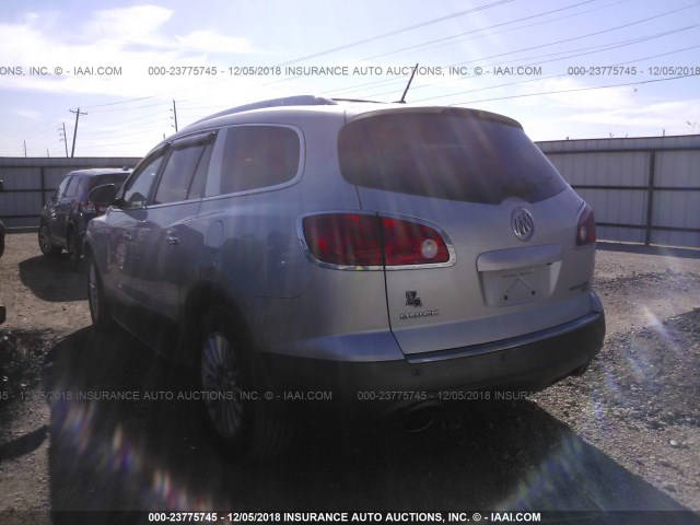 5GAKRBED3BJ363042 - 2011 BUICK ENCLAVE CXL SILVER photo 3