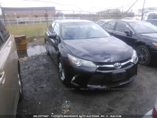 4T1BF1FK9HU809986 - 2017 TOYOTA CAMRY LE/XLE/SE/XSE BLACK photo 1
