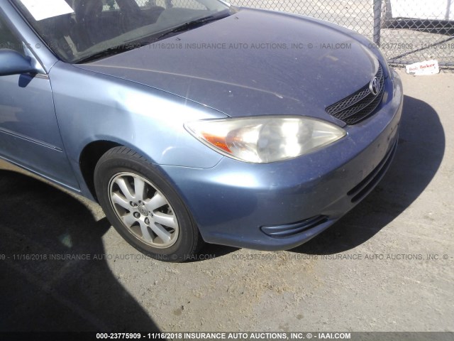 JTDBF30K220063422 - 2002 TOYOTA CAMRY LE/XLE/SE BLUE photo 6