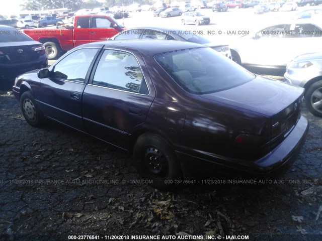 4T1BG22K5WU830470 - 1998 TOYOTA CAMRY CE/LE/XLE RED photo 3