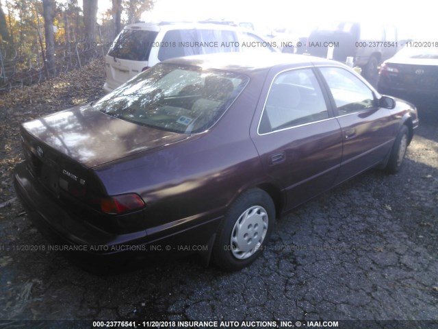 4T1BG22K5WU830470 - 1998 TOYOTA CAMRY CE/LE/XLE RED photo 4