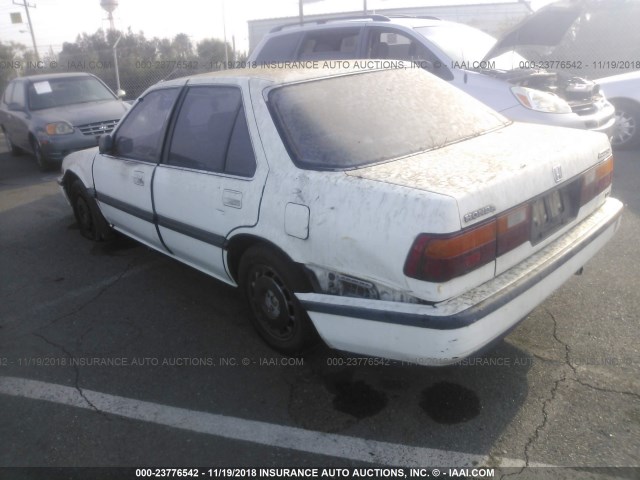 JHMCA5542JC064929 - 1988 HONDA ACCORD LXI WHITE photo 3