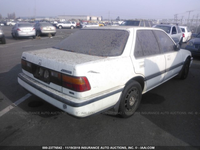 JHMCA5542JC064929 - 1988 HONDA ACCORD LXI WHITE photo 4