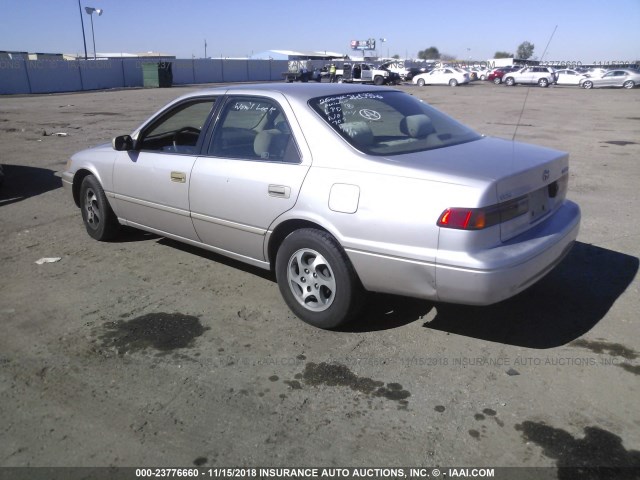 4T1BG22K9VU129266 - 1997 TOYOTA CAMRY CE/LE/XLE TAN photo 3