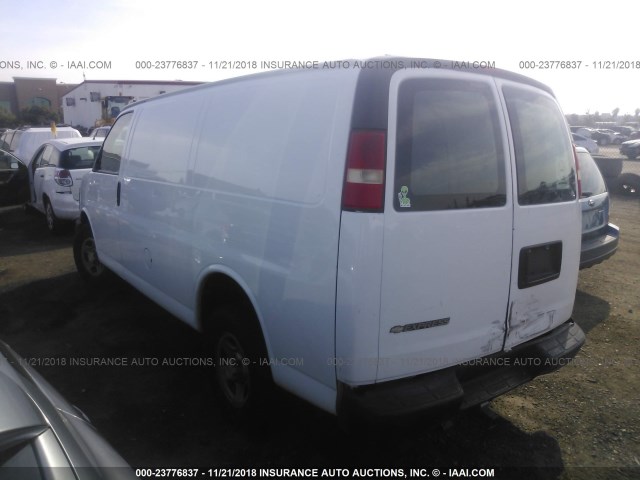 1GCFG15X181107954 - 2008 CHEVROLET EXPRESS G1500  WHITE photo 3