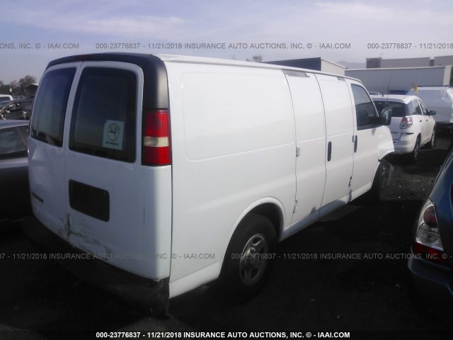 1GCFG15X181107954 - 2008 CHEVROLET EXPRESS G1500  WHITE photo 4