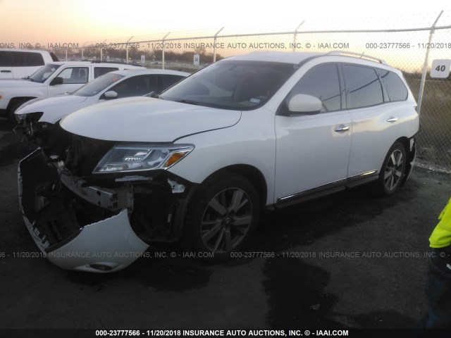 5N1AR2MN4DC652731 - 2013 NISSAN PATHFINDER S/SV/SL/PLATINUM WHITE photo 2