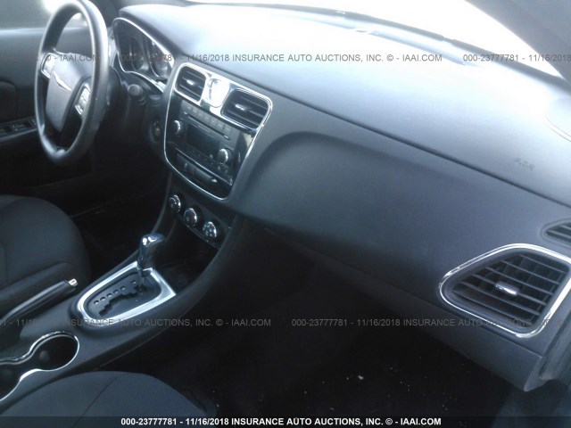 1C3CCBAB3EN209165 - 2014 CHRYSLER 200 LX WHITE photo 5