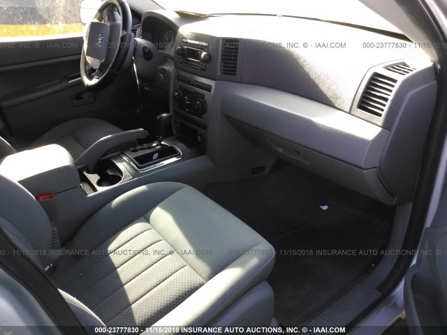 1J4GR48K65C661677 - 2005 JEEP GRAND CHEROKEE LAREDO/COLUMBIA/FREEDOM 银色 照片 5