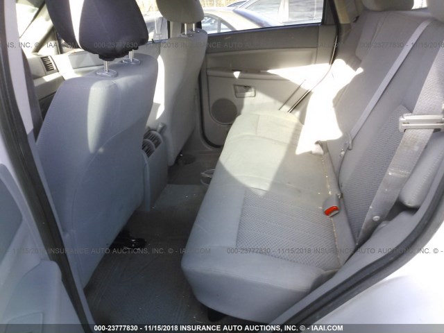 1J4GR48K65C661677 - 2005 JEEP GRAND CHEROKEE LAREDO/COLUMBIA/FREEDOM 银色 照片 8