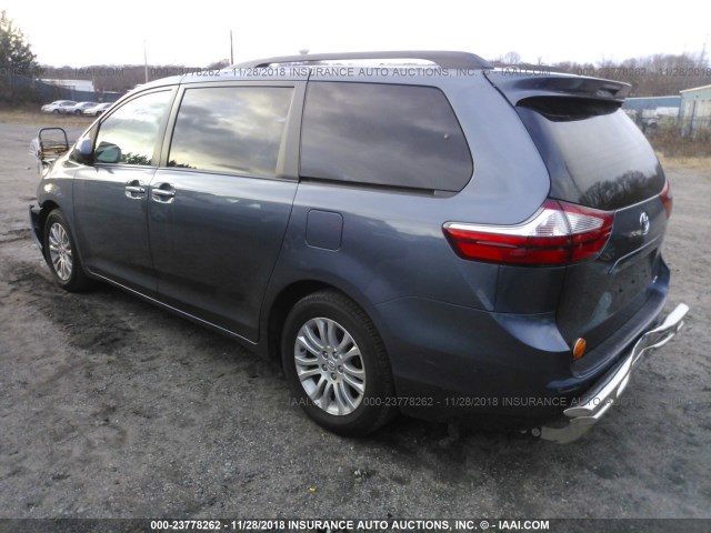 5TDYZ3DCXHS868269 - 2017 TOYOTA SIENNA XLE/LIMITED BLUE photo 3