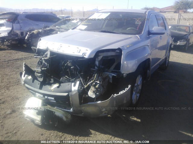 2CTALBEW4A6366402 - 2010 GMC TERRAIN SLE SILVER photo 2