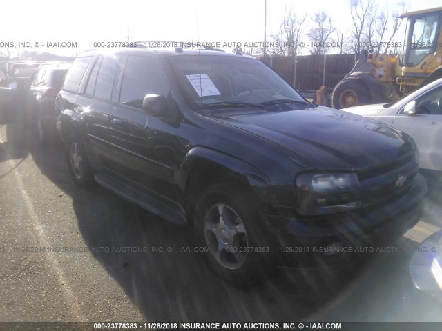 1GNDT13S952363914 - 2005 CHEVROLET TRAILBLAZER LS/LT BLACK photo 1