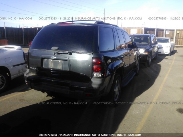 1GNDT13S952363914 - 2005 CHEVROLET TRAILBLAZER LS/LT BLACK photo 4