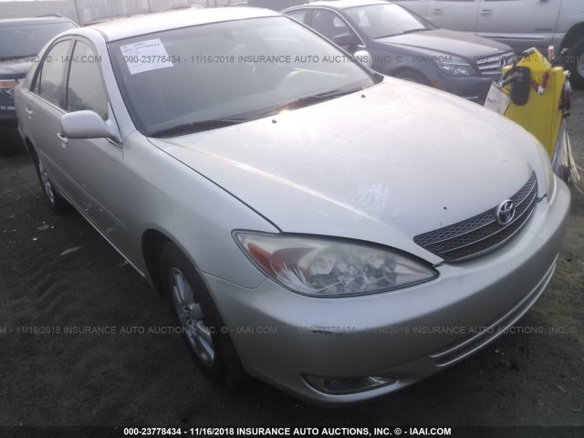 JTDBE30K330183671 - 2003 TOYOTA CAMRY LE/XLE SILVER photo 1