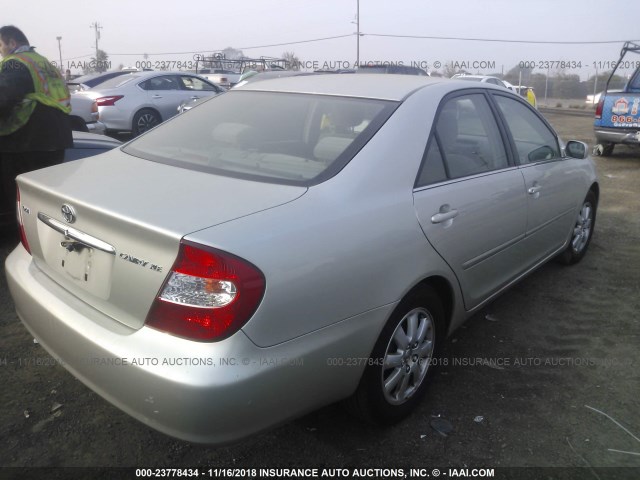 JTDBE30K330183671 - 2003 TOYOTA CAMRY LE/XLE SILVER photo 4