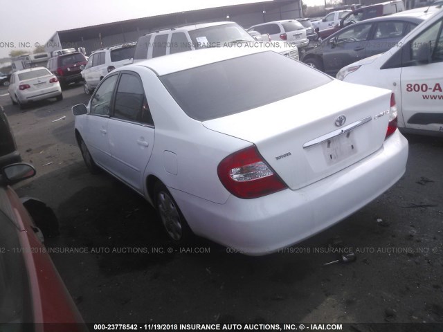 4T1BE32K92U046931 - 2002 TOYOTA CAMRY LE/XLE/SE WHITE photo 3