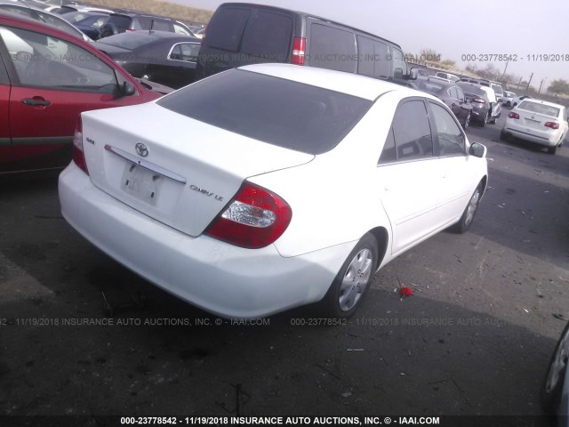 4T1BE32K92U046931 - 2002 TOYOTA CAMRY LE/XLE/SE WHITE photo 4