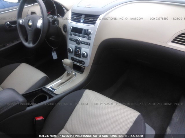 1G1ZB5EB2AF313339 - 2010 CHEVROLET MALIBU LS 蓝色 照片 5