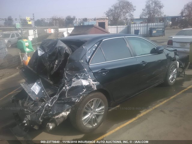 4T1BF1FK2HU386278 - 2017 TOYOTA CAMRY LE/XLE/SE/XSE BLUE photo 4