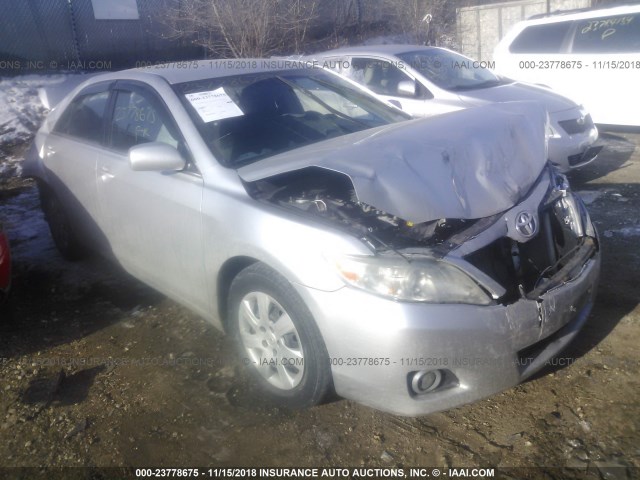 4T4BF3EKXAR017077 - 2010 TOYOTA CAMRY SE/LE/XLE SILVER photo 1