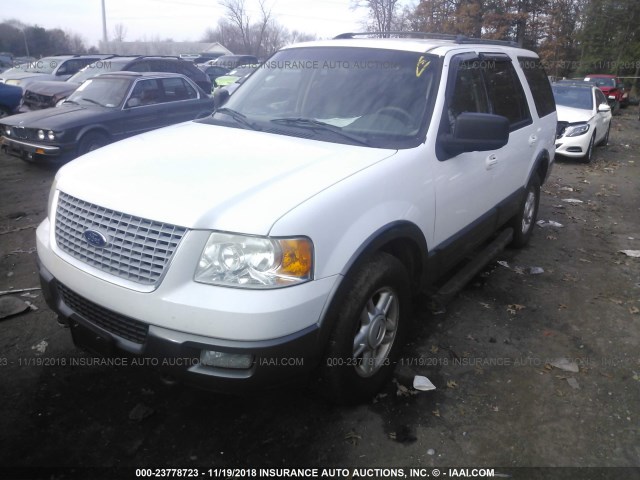 1FMPU16L64LB74794 - 2004 FORD EXPEDITION XLT WHITE photo 2