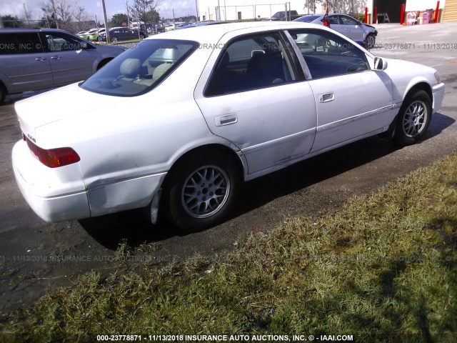 4T1BG22K5YU972594 - 2000 TOYOTA CAMRY CE/LE/XLE WHITE photo 4